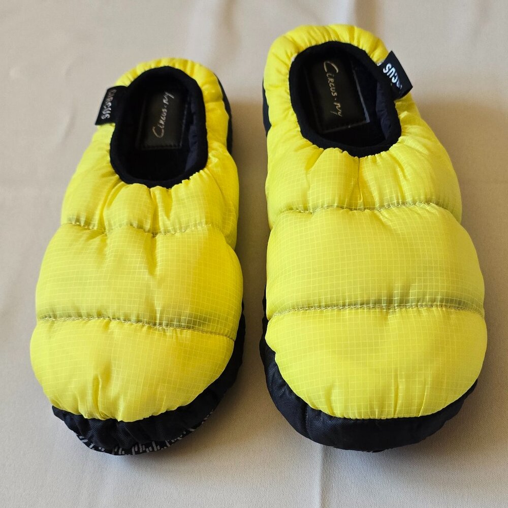 NWOT Circus Slippers size 8/7.5